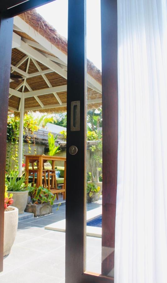 Mewali Villa'S Kuta  Exterior photo