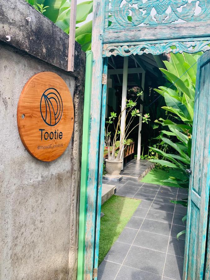 Mewali Villa'S Kuta  Exterior photo