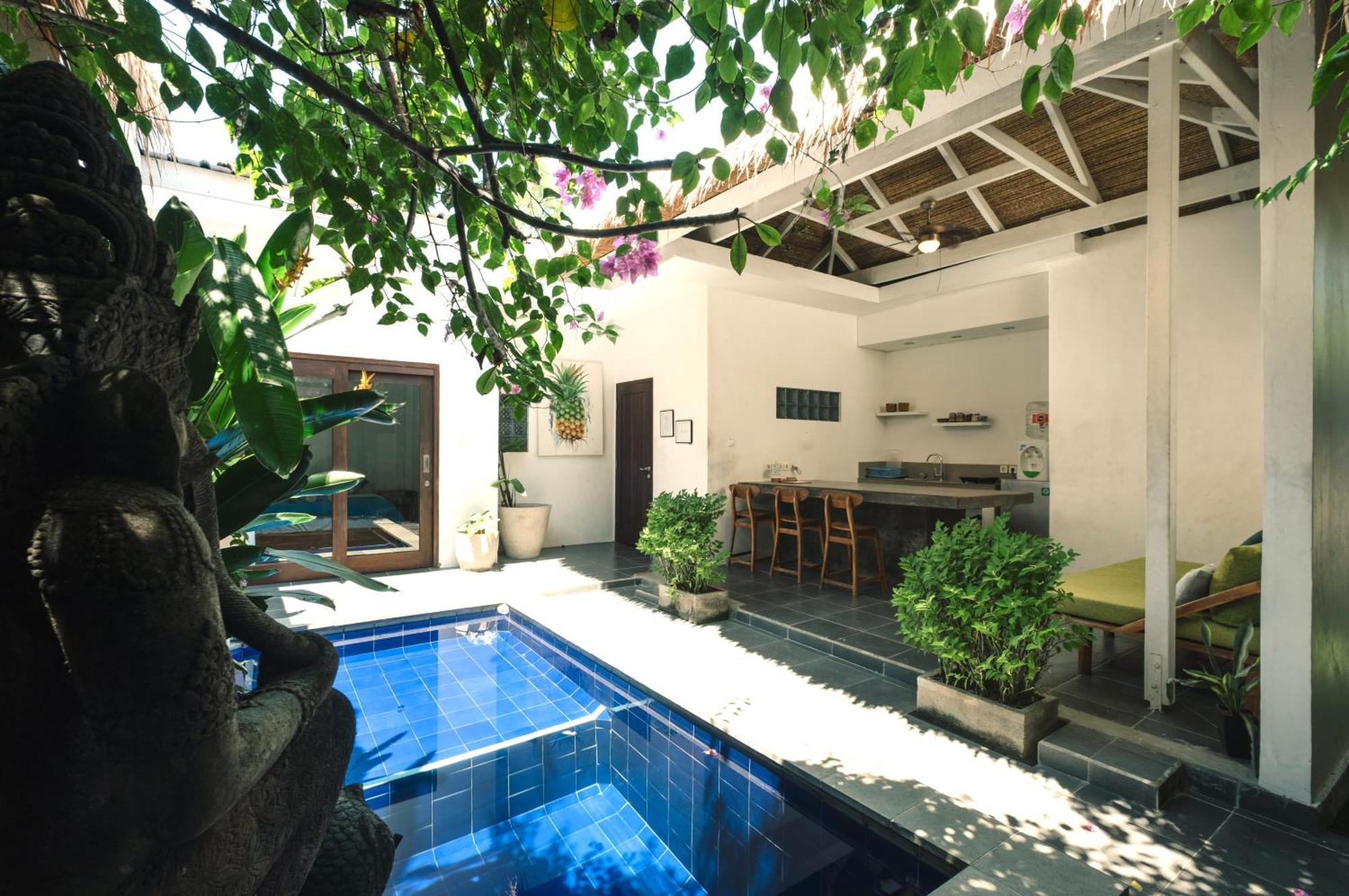 Mewali Villa'S Kuta  Exterior photo